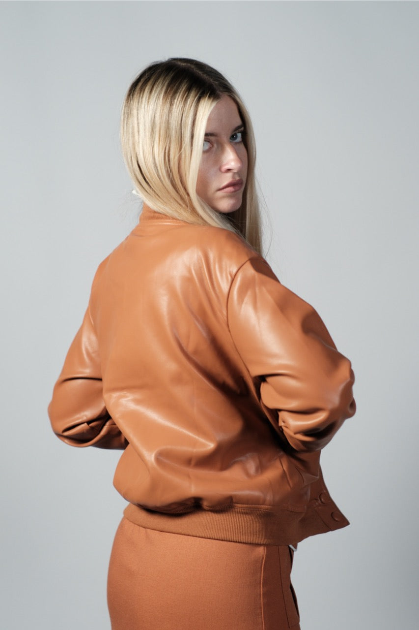 BOMBER ESTELA