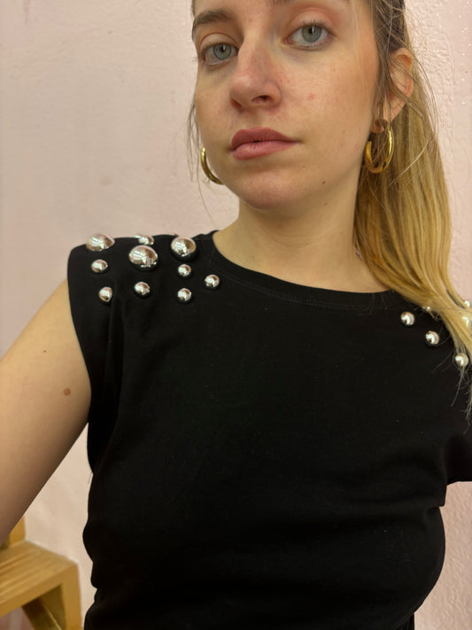 CAMISETA TACHAS NEGRA