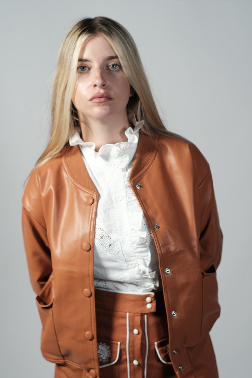 BOMBER ESTELA