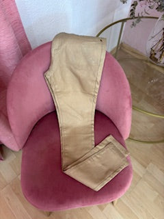PANTALON DORADO TIRO BAJO