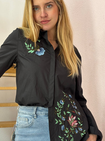 CAMISA BORDADA NEGRA