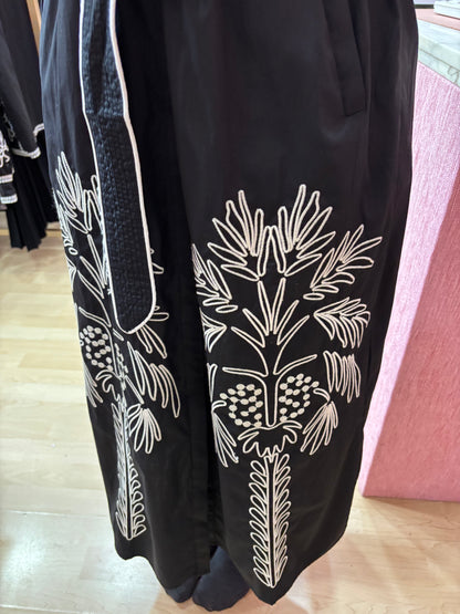 VESTIDO  NEGRO BORDADO
